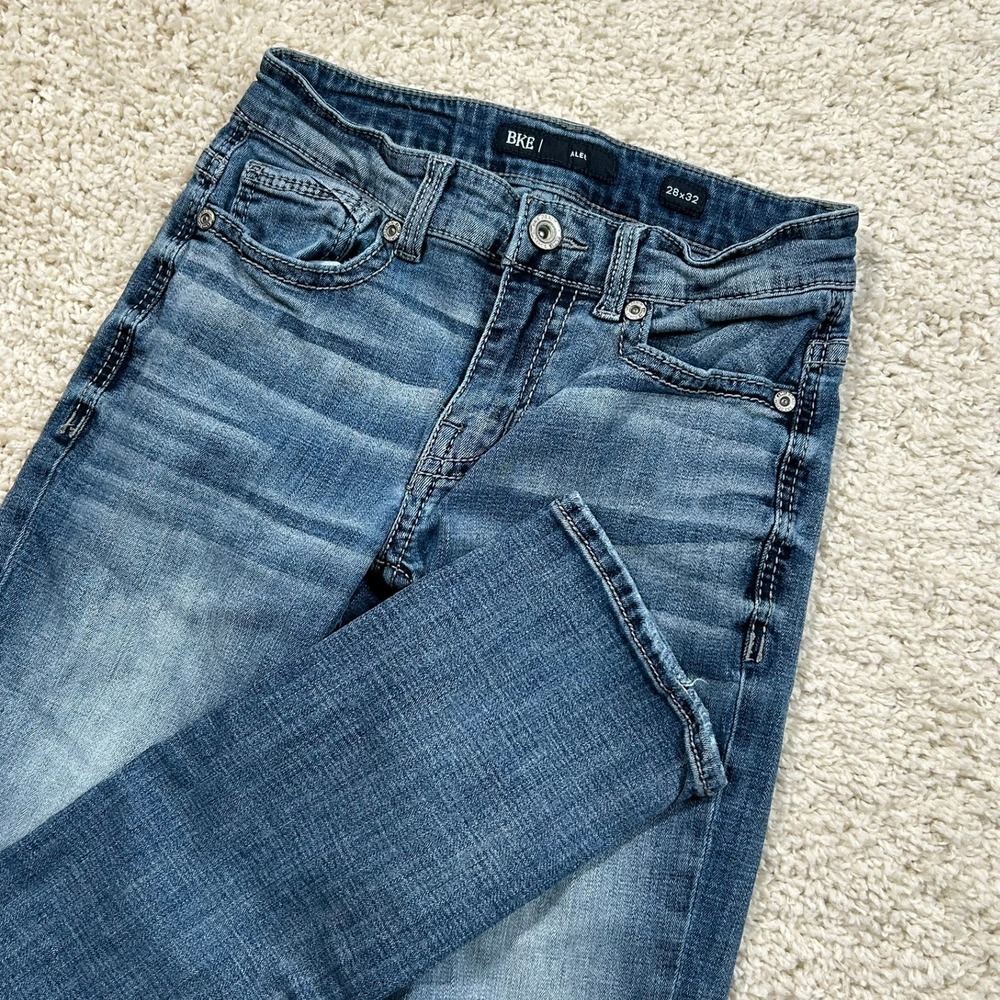 BKE Alec Jeans 28x32 (Fits 26X30) Blue Straight Leg Medium Wash Denim Y2K